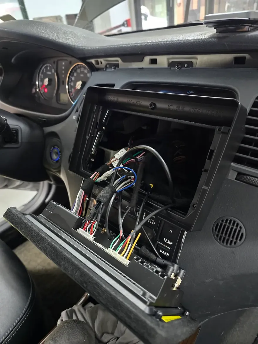 Hyundai AzeraのAndroid Auto・CarPlay取付事例 施工写真 1-2