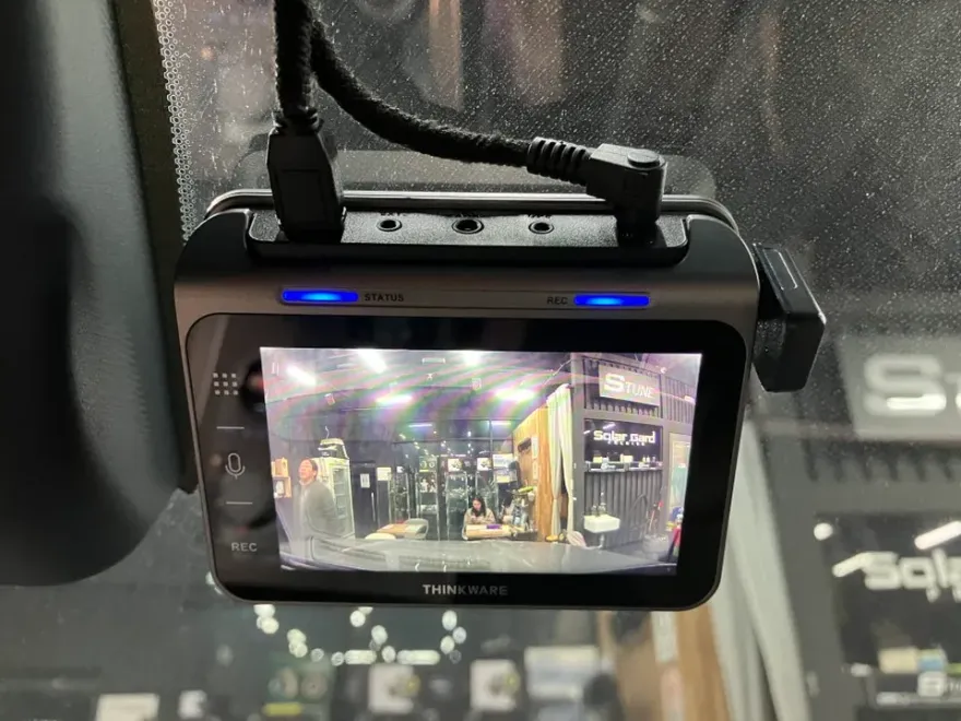 Genesis GV80のドラレコ取付事例|費用目安・仕上がり 施工写真 3-1