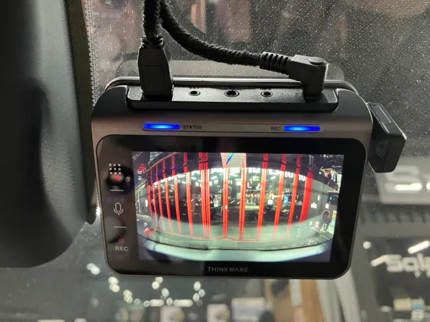 Genesis GV80のドラレコ取付事例|費用目安・仕上がり 施工写真 1-2