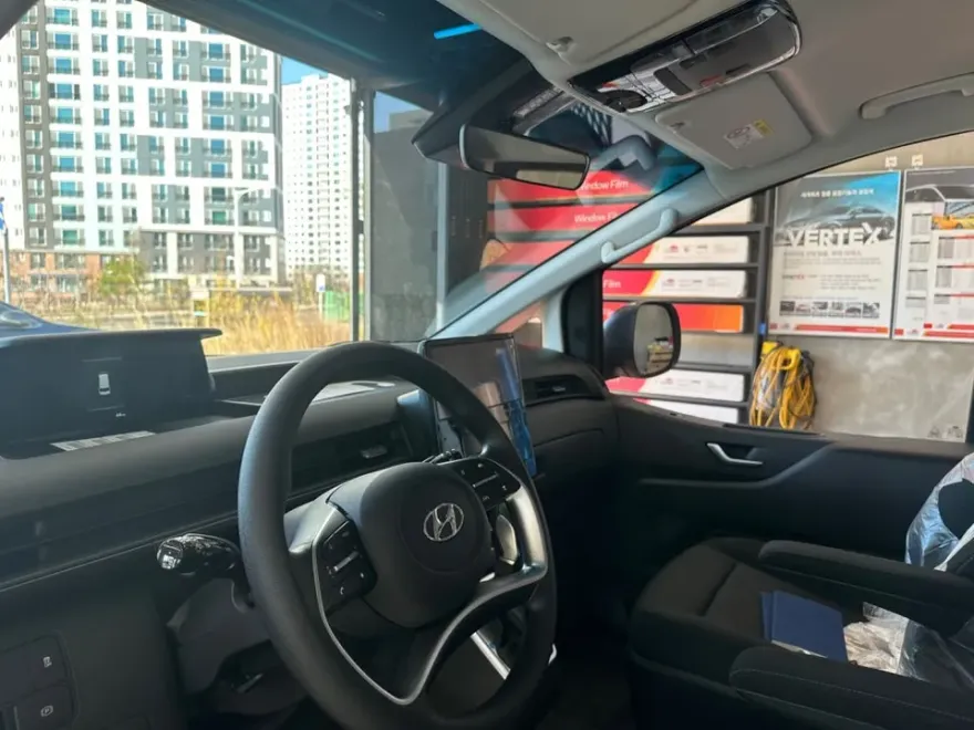 Hyundai Stariaのカーフィルム施工事例|費用目安・仕上がり 施工写真 3-1