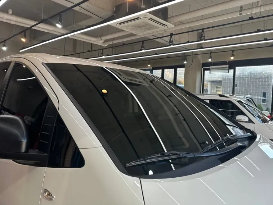 Hyundai Stariaのカーフィルム施工事例|費用目安・仕上がり 施工写真 2-3