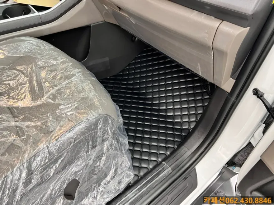 Kia Carnival KA4のカーフィルム施工事例 施工写真 3-2