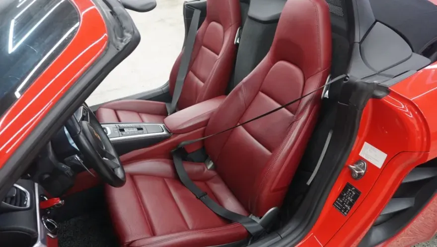Porsche 718 Boxster interior customization - Porsche 718 Boxster Interior Customization Review photo 3