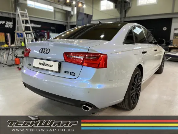 Audi A6 カメレオンラッピング事例|費用目安・仕上がり 施工写真 4-1