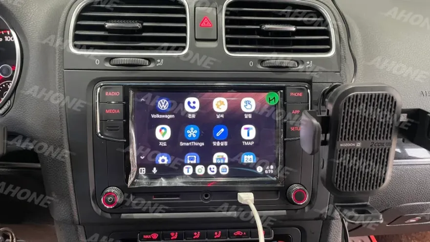 Volkswagen Golf 6th GenのAndroid Auto・CarPlay取付事例 施工写真 1-2