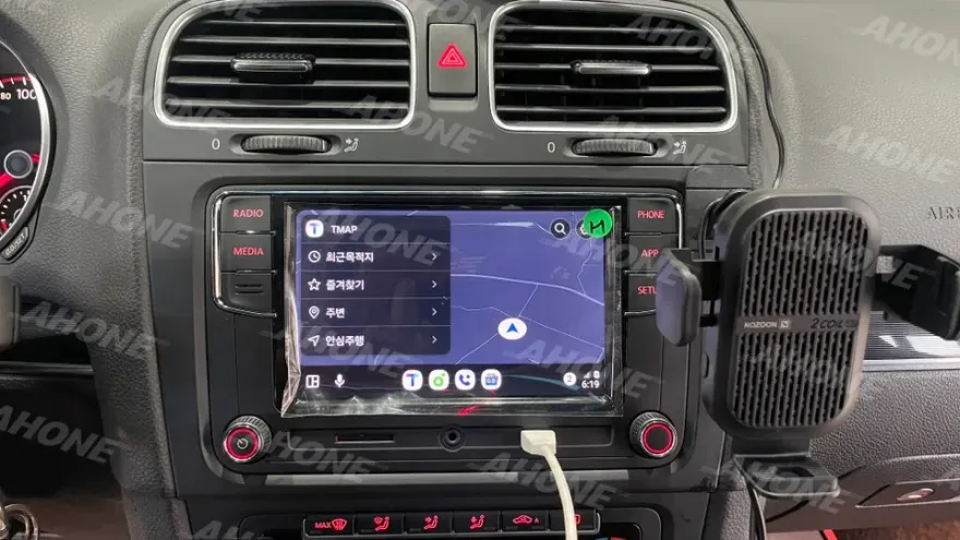 Volkswagen Golf 6th GenのAndroid Auto・CarPlay取付事例 施工写真 2-2