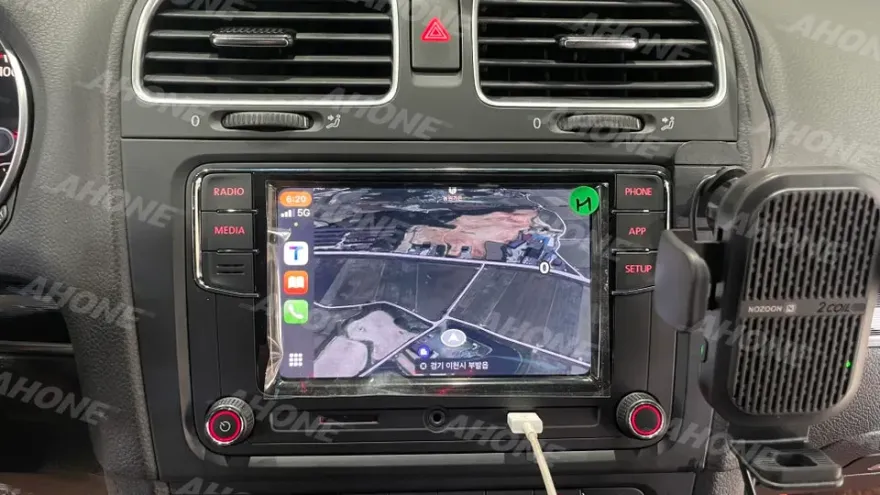 Volkswagen Golf 6th GenのAndroid Auto・CarPlay取付事例 施工写真 4-2