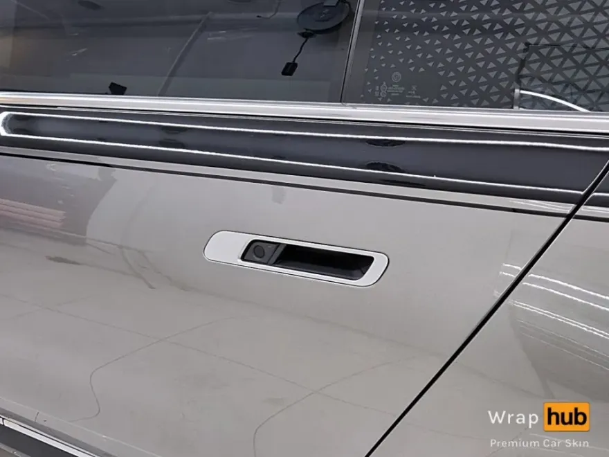 BMW 7 Seriesのカーラッピング事例|デュオトーン施工 施工写真 3-1