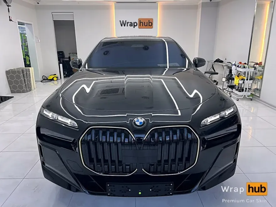 BMW 7 Seriesのカーラッピング事例|デュオトーン施工 施工写真 2-2
