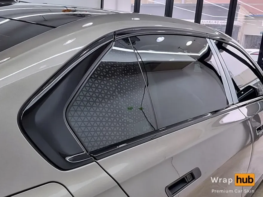 BMW 7 Seriesのカーラッピング事例|デュオトーン施工 施工写真 1-3