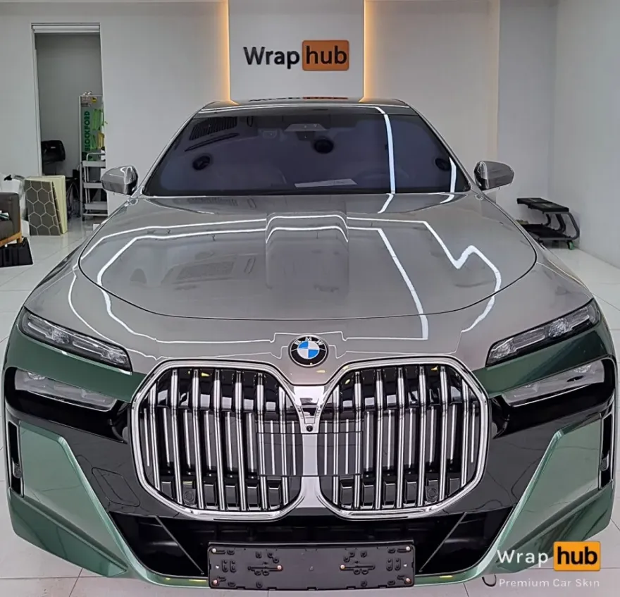 BMW 7 Seriesのカーラッピング事例|デュオトーン施工 施工写真 2-3