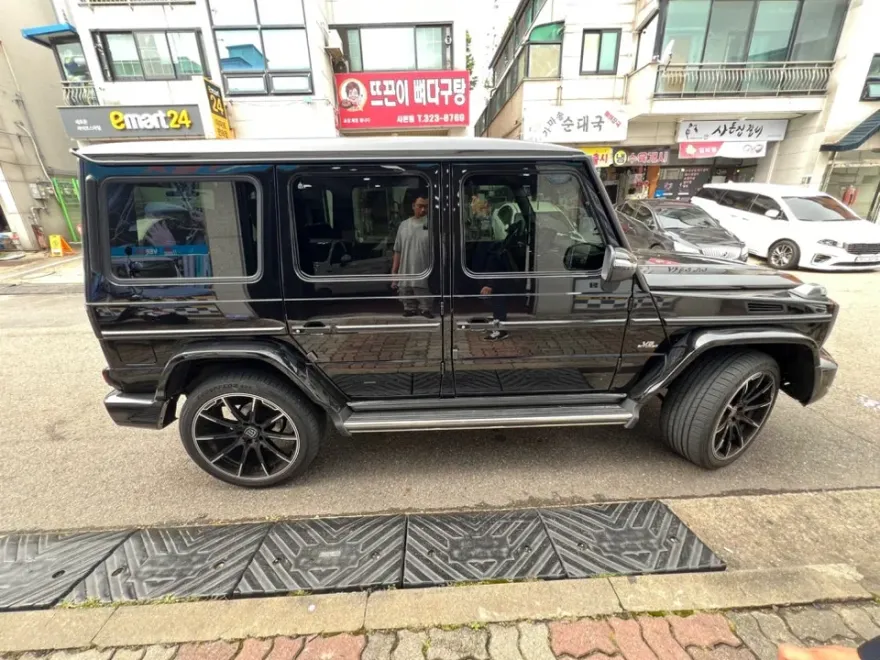Mercedes-Benz G-Wagon oem options installation result