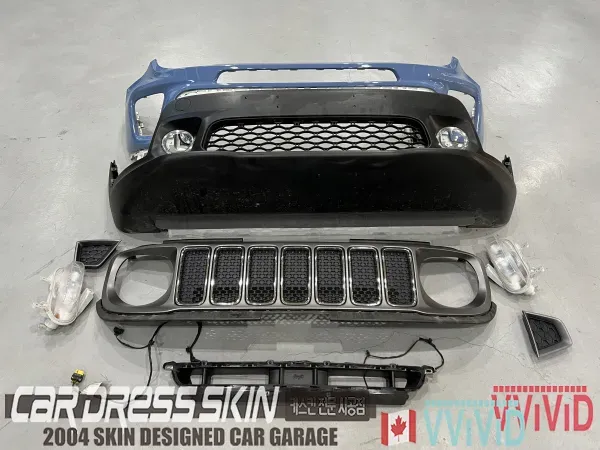 Jeep Renegadeのカーラッピング事例:チャイナブルーの高級感 施工写真 1-3