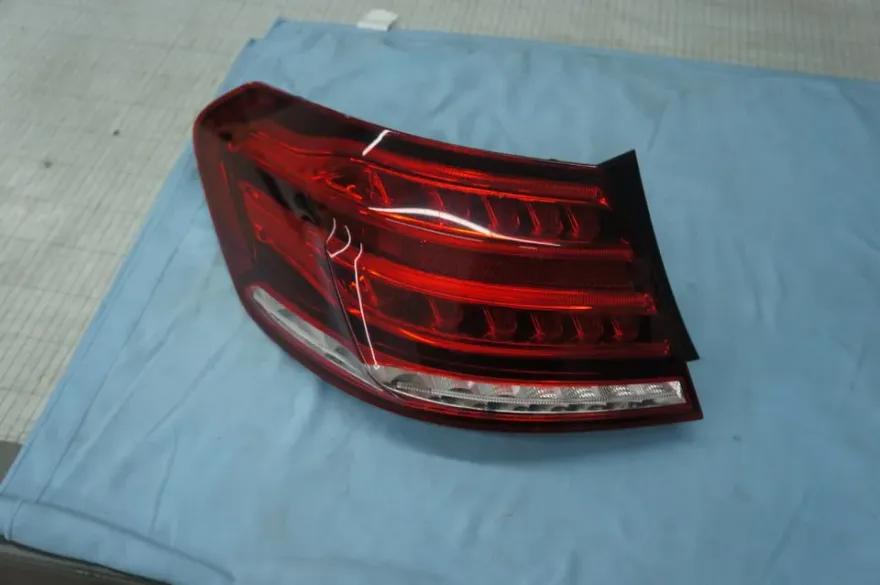Mercedes-Benz E-Class W212 body repair - Mercedes-Benz E-Class W212 Tail Light Repair Review photo 5