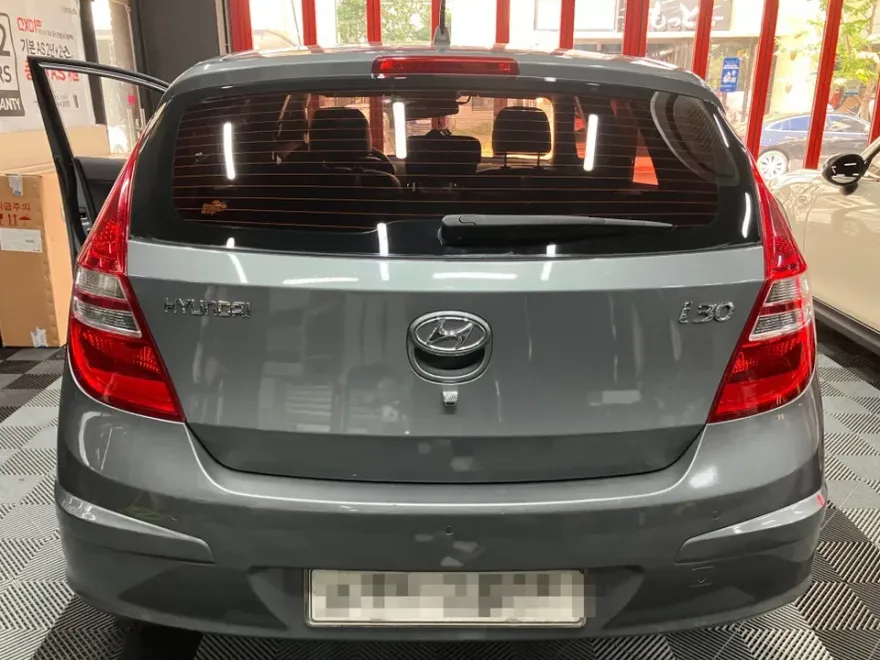 Hyundai i30のドラレコ取付事例|費用目安・仕上がり 施工写真 2-1