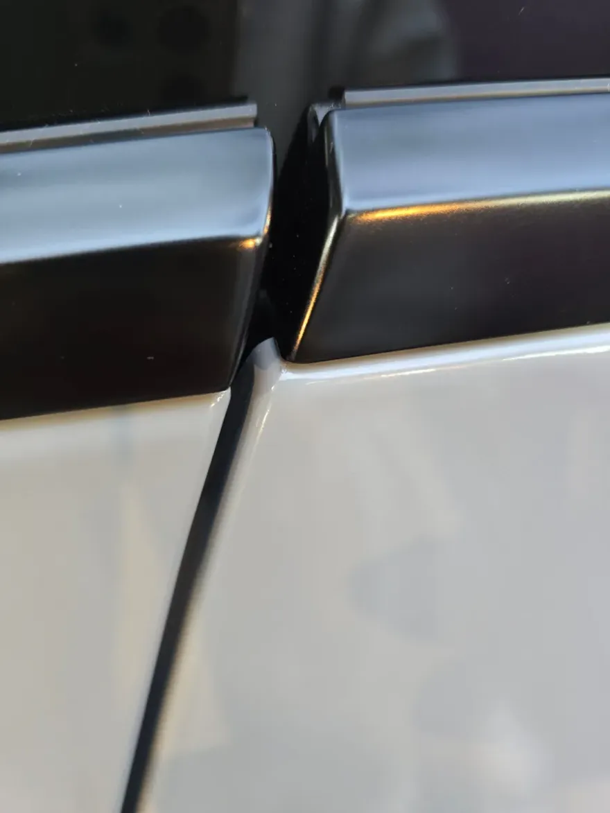 Tesla Model Yのカーラッピング事例｜3Mアッシュグレー 施工写真 2-2