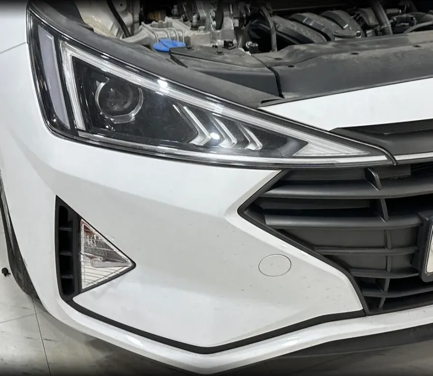 Hyundai Elantra ADのカーラッピング事例｜費用目安・仕上がり 施工写真 3-1