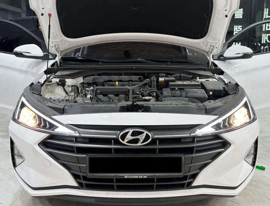 Hyundai Elantra ADのカーラッピング事例｜費用目安・仕上がり 施工写真 1-2