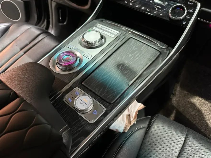 Genesis GV80 interior customization - Genesis GV80 Interior Customization Review: Black Wood Trim photo 3
