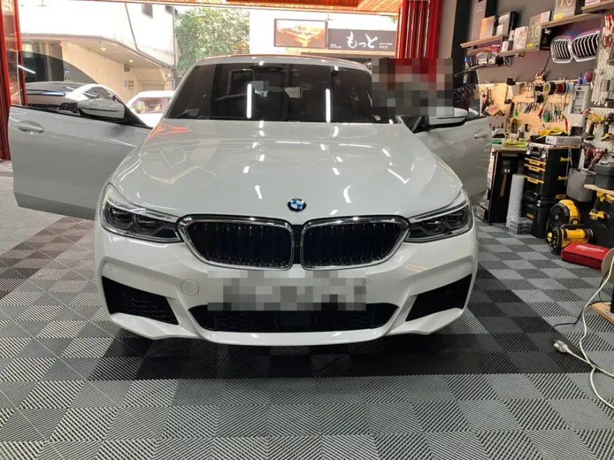 BMW 6 Series GTのドラレコ取付事例|費用目安・仕上がり 施工写真 1-1
