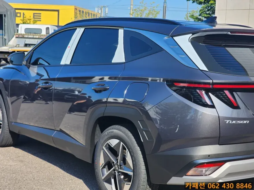 Hyundai Tucson NX4のカーフィルム施工事例|費用目安・仕上がり 施工写真 1-3