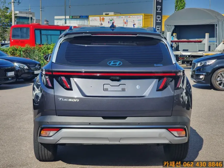 Hyundai Tucson NX4のカーフィルム施工事例|費用目安・仕上がり 施工写真 3-3