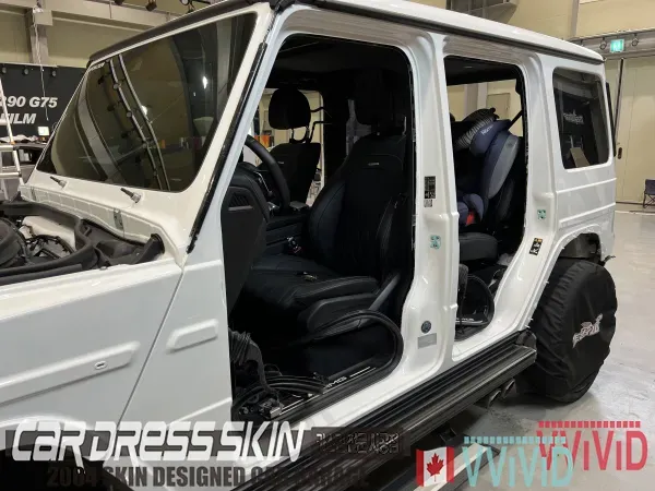 Mercedes-Benz G63 AMGのカーラッピング事例｜ガン・スモークグレー 施工写真 3-3