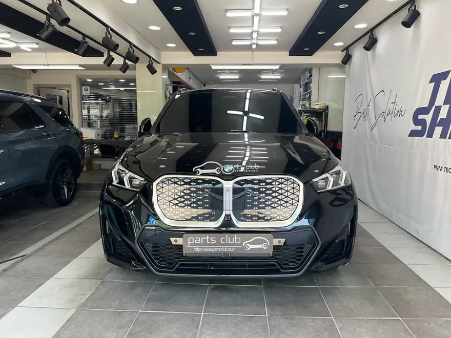 BMW iX1 body kit installation result