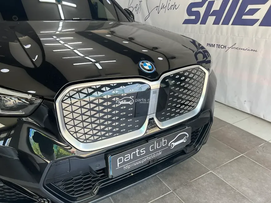 BMW iX1 body kit - BMW iX1 Body Kit Installation Review — Gloss Black Upgrade photo 3