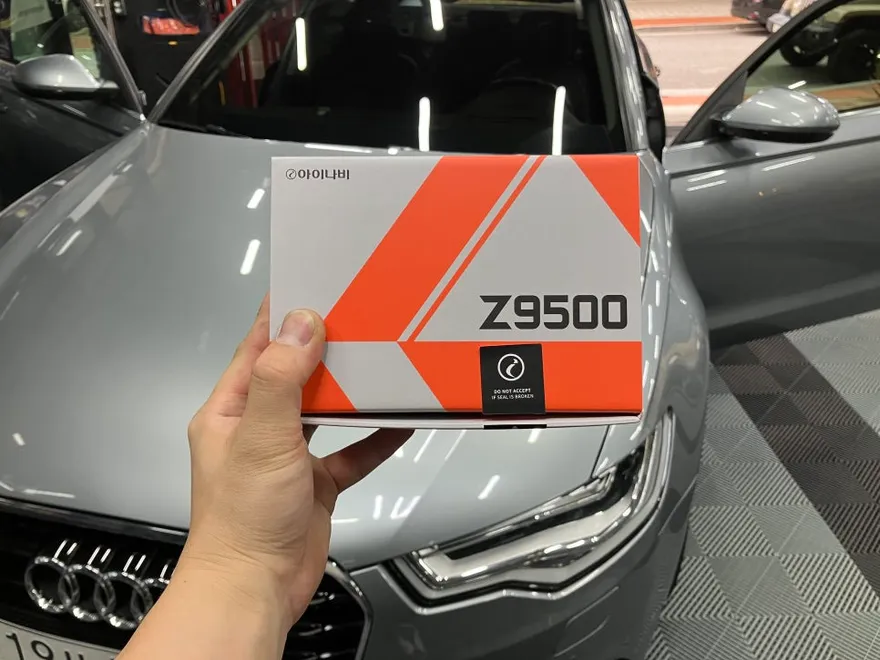 Audi A6のドラレコ取付事例|アイサイトZ9500 施工写真 2-1