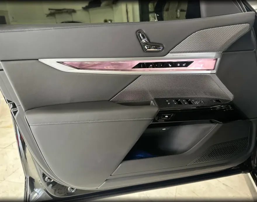 BMW 7 Series G70 ambient lighting - BMW 7 Series G70 Ambient Lighting Installation Review — Cost photo 3