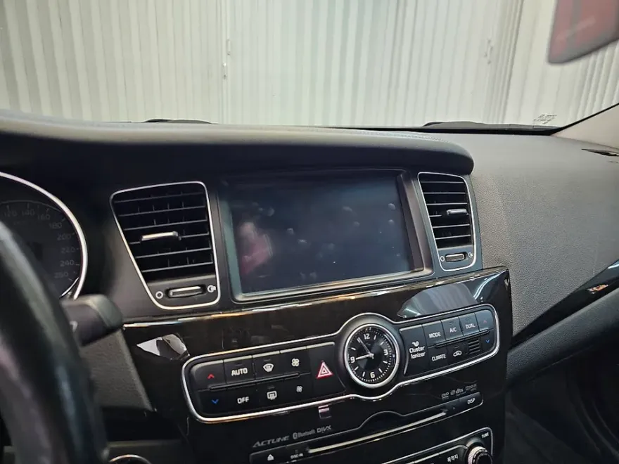 Kia K7のAndroid Auto・CarPlay取付事例 施工写真 3-1