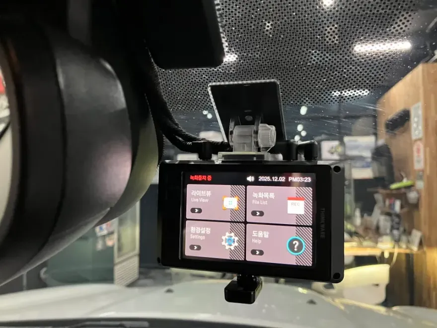 MINI Countrymanのドラレコ取付事例|費用目安・仕上がり 施工写真 1-3