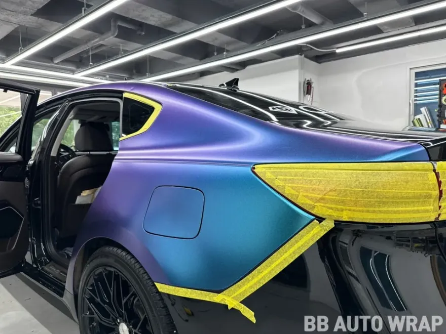 Kia K7 YGのカーラッピング事例|費用目安・仕上がり 施工写真 4-1