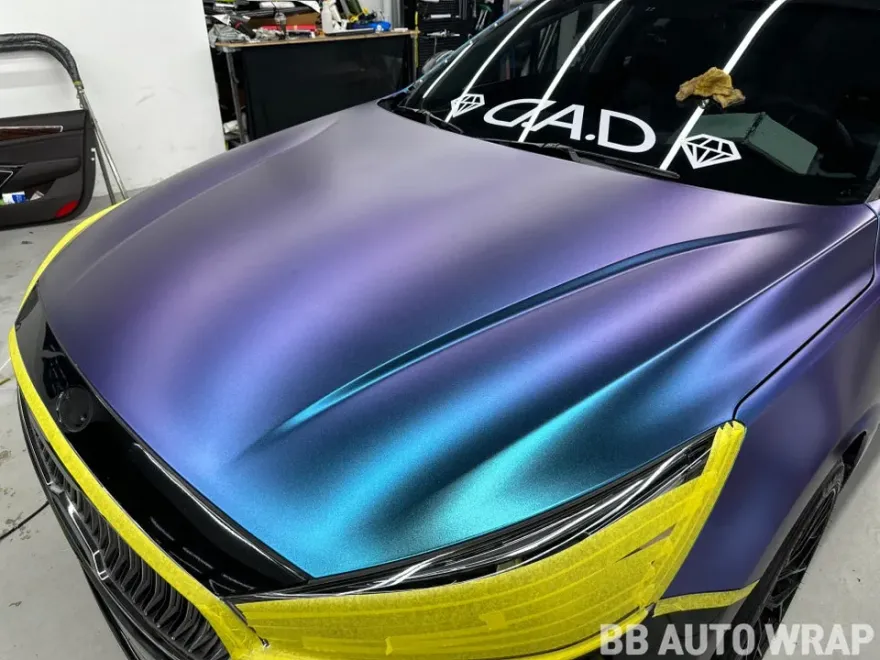 Kia K7 YGのカーラッピング事例|費用目安・仕上がり 施工写真 1-3