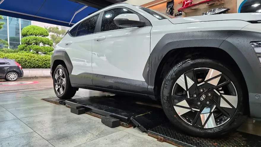 Hyundai Kona SX2 body kit - Hyundai Kona SX2 Body Kit Installation Review photo 4