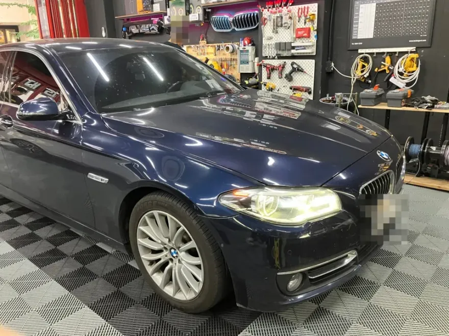 BMW 5 Series F10 ドラレコ取付事例|費用目安・仕上がり 施工写真 1-1