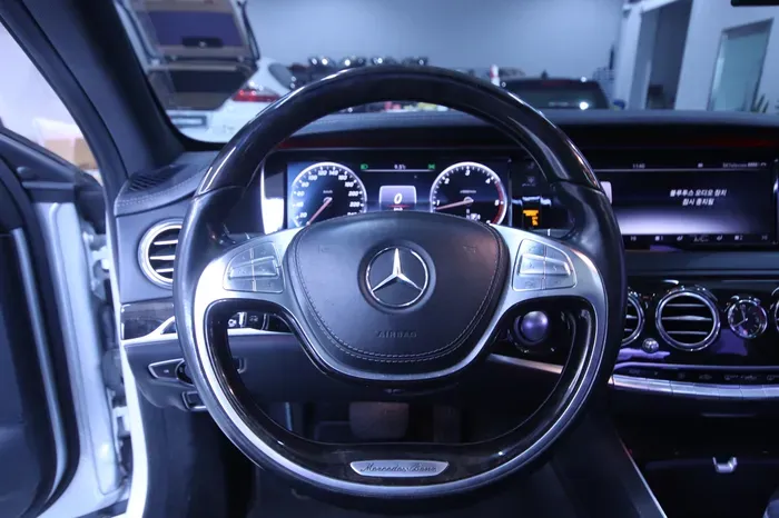 Mercedes-Benz S-Class W222 steering wheel - Mercedes-Benz S-Class W222 Steering Wheel Customization Review photo 4