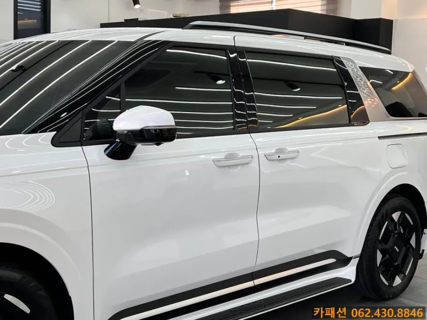 Kia Carnival KA4のカーラッピング事例|費用目安・仕上がり 施工写真 3-2