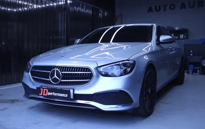 Mercedes-Benz Eクラス W213のPPF施工事例｜費用目安・仕上がり 施工写真 2-1