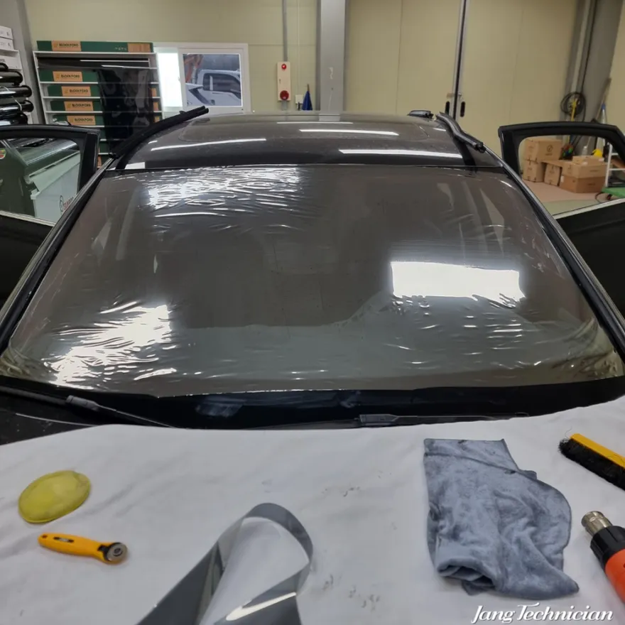 Audi A6のカーフィルム施工事例|費用目安・仕上がり 施工写真 1-2