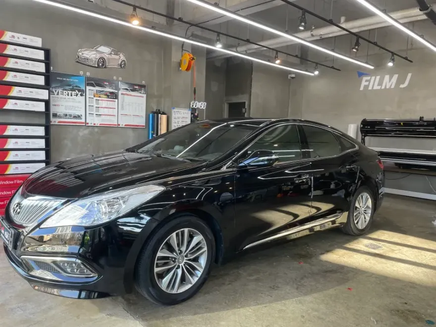 Hyundai Grandeur HGのカーフィルム施工事例 施工写真 4-1