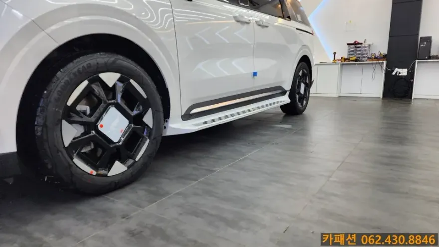 Kia Carnival KA4のドラレコ取付事例｜費用目安・仕上がり 施工写真 2-3