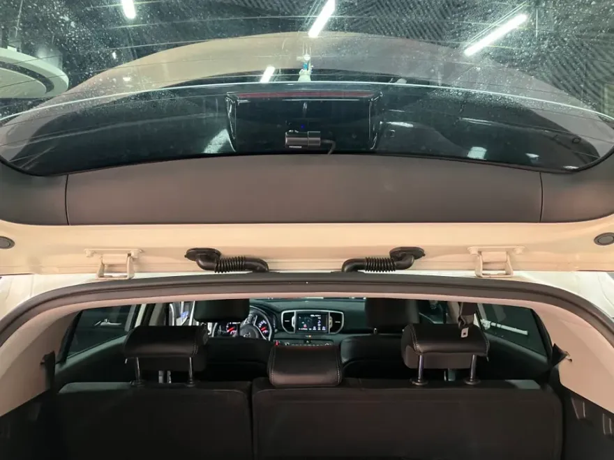 Kia Sportageのドラレコ取付事例|費用目安・仕上がり 施工写真 3-3
