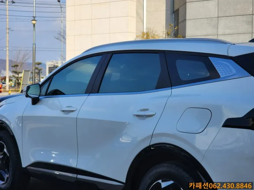 Kia Sportage NQ5のカーフィルム施工事例|断熱・スモーク 施工写真 1-3