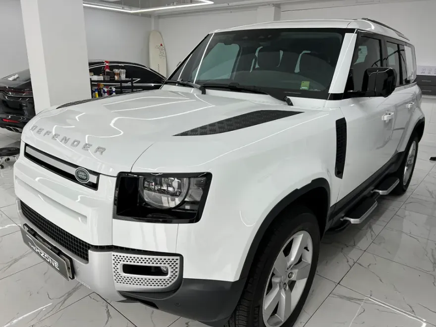 Land Rover Defenderのカーラッピング事例|費用目安・仕上がり 施工写真 1-1