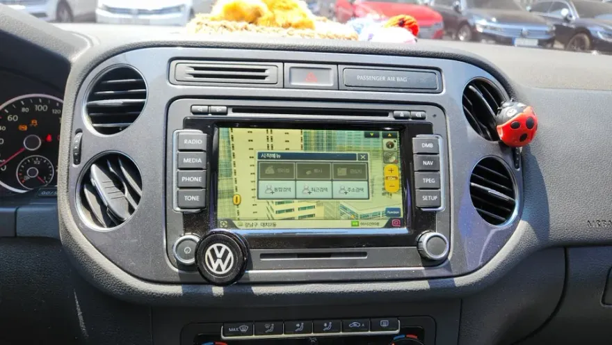 Volkswagen Tiguan dash cam - Volkswagen Tiguan Dash Cam Installation Review photo 4