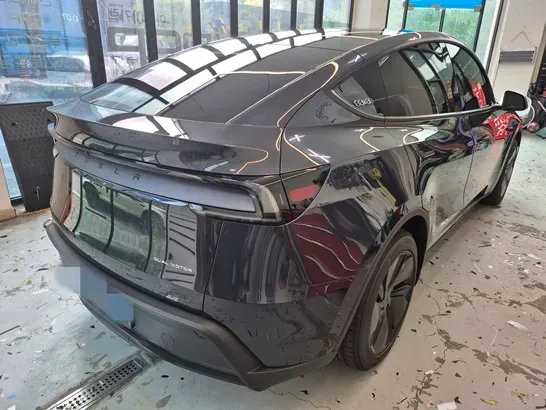 Tesla Model YのPPF施工事例｜費用目安と仕上がり 施工写真 1-2
