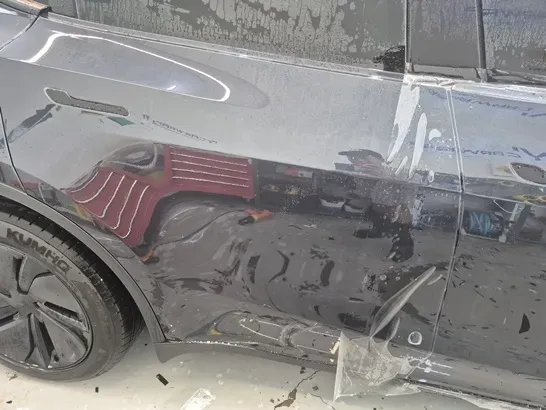 Tesla Model YのPPF施工事例｜費用目安と仕上がり 施工写真 4-2
