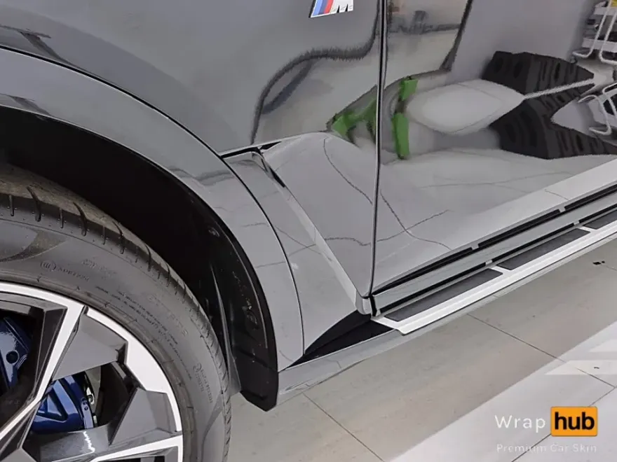 BMW X7のカーラッピング事例|クロームをブラック化 施工写真 3-1